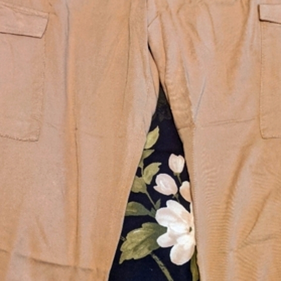 Tommy Hilfiger Cropped Cargo Joggers - Picture 2 of 2